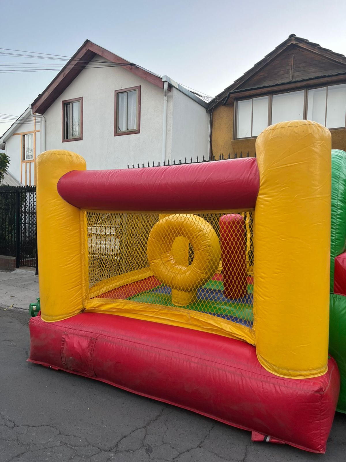 Arriendo Castillo con tobogán. Largo 4m x Ancho 3m x Alto 2,2m Premium